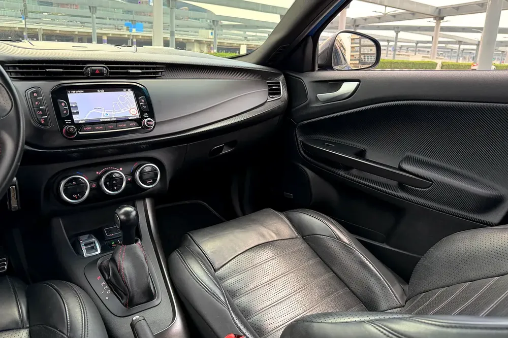 Alfa Romeo Giulietta Veloce 2021 GCC Specs (Service History / 2 Keys / Single Owner / Accident Free) - Image 12