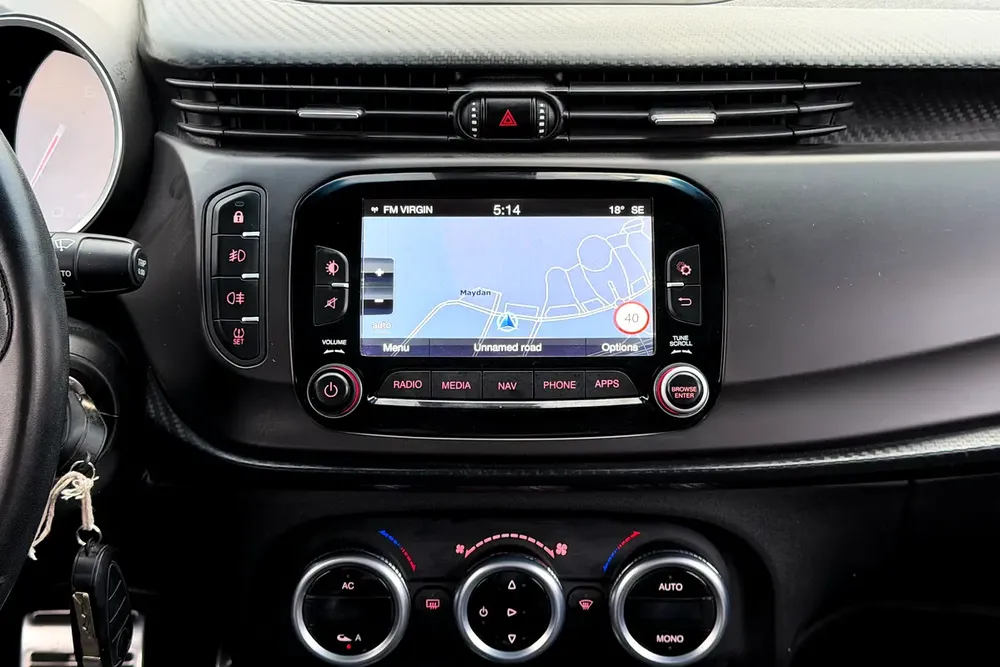 Alfa Romeo Giulietta Veloce 2021 GCC Specs (Service History / 2 Keys / Single Owner / Accident Free) - Image 14