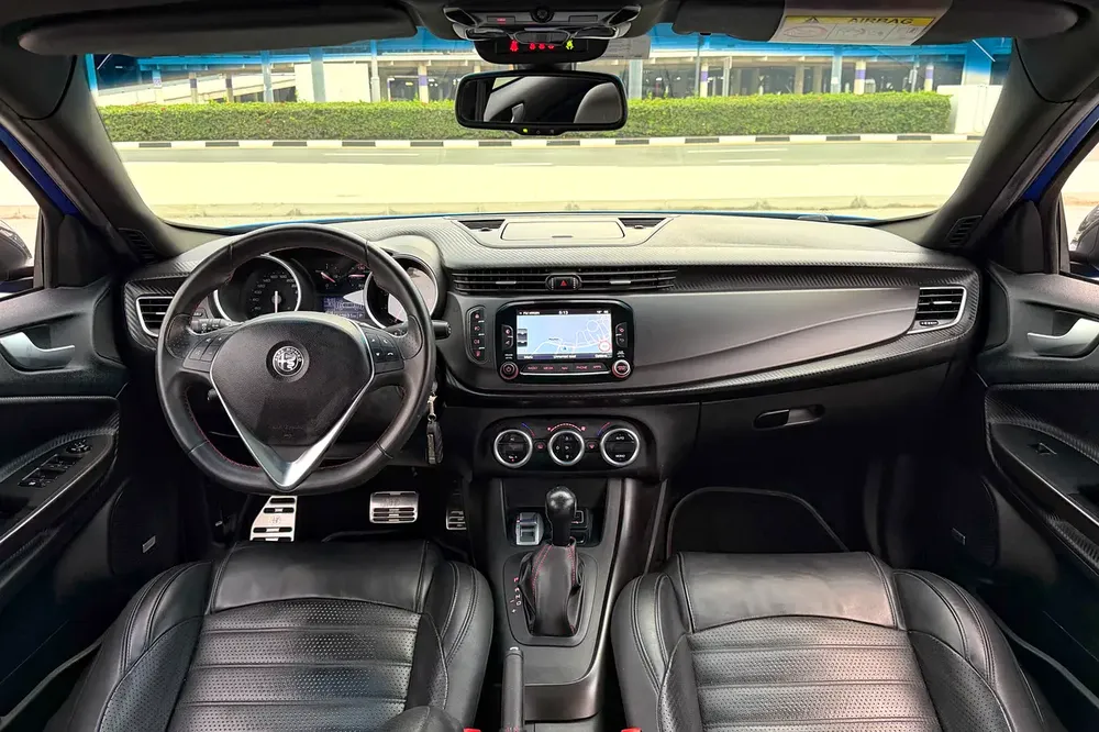 Alfa Romeo Giulietta Veloce 2021 GCC Specs (Service History / 2 Keys / Single Owner / Accident Free) - Image 8