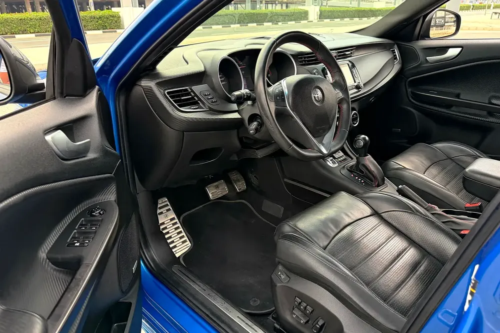 Alfa Romeo Giulietta Veloce 2021 GCC Specs (Service History / 2 Keys / Single Owner / Accident Free) - Image 9