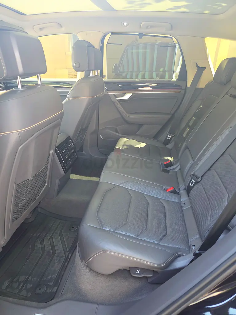 2020 Volkswagen Touareg Highline Plus | GCC Specs | Pristine Condition - Image 10