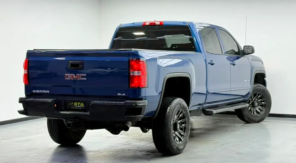 2018 GMC Sierra 2500HD SLE, Service History, Fully Loaded, Excellent Condition, GCC - Image 4