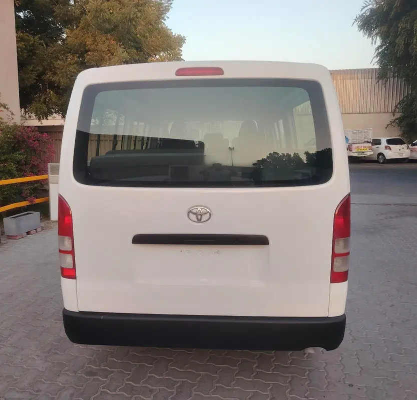 Reliable 2011 Toyota Hiace | GCC Specs | Well Maintained - Image 8
