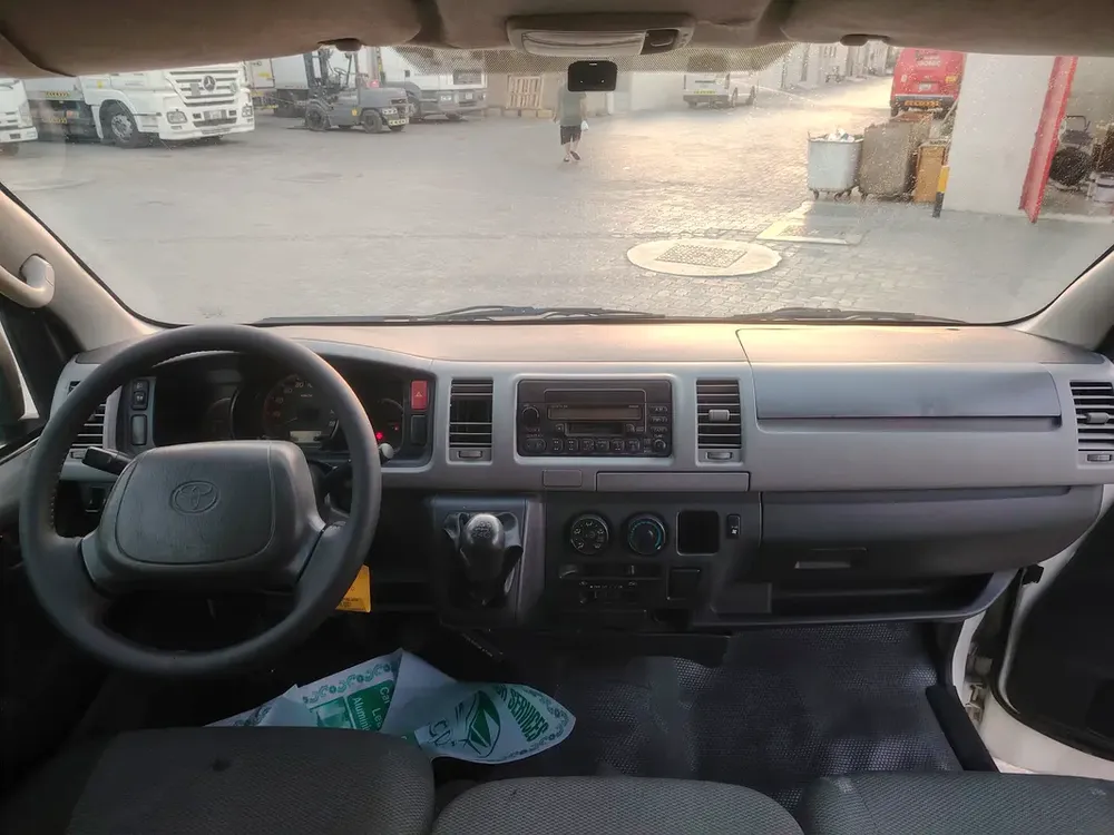 Reliable 2011 Toyota Hiace | GCC Specs | Well Maintained - Image 9