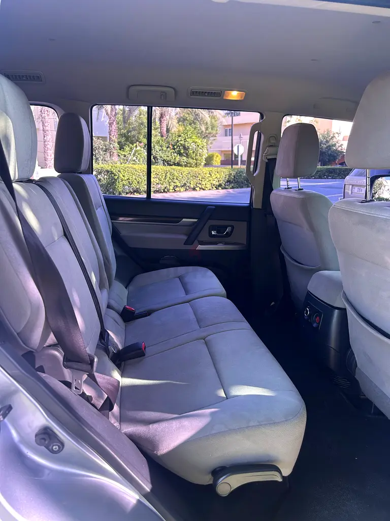 Mitsubishi Pajero GLS 2015 | GCC Specs | Well Maintained - Image 6