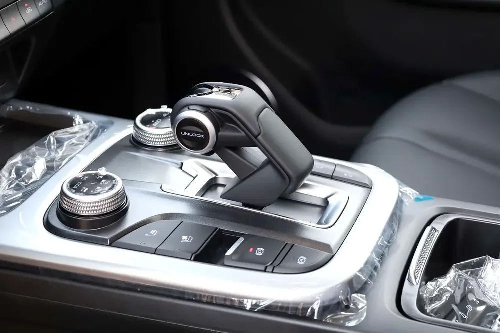 GWM TANK 300 AT 2.0L 2025 MODEL - Image 10