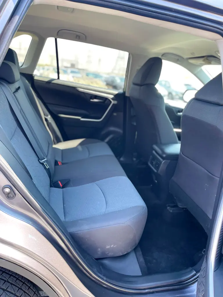 TOYOTA RAV4 2025 XLE AWD AMERICAN SPECS ONLY 3788miles! - Image 14