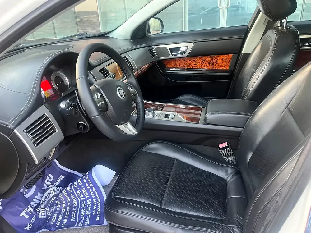Jaguar XF Luxury 2010 GCC Specs - Image 11