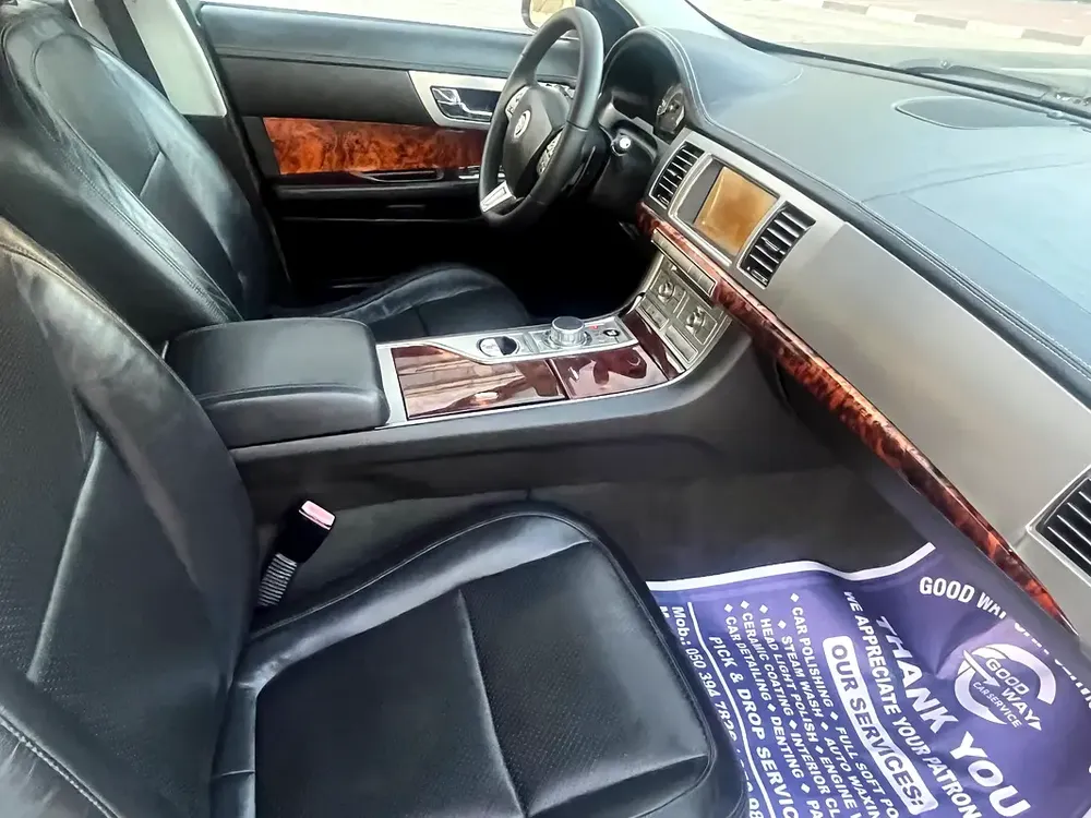 Jaguar XF Luxury 2010 GCC Specs - Image 5