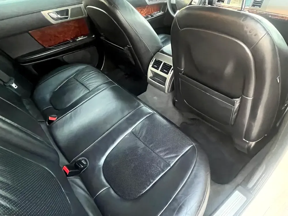 Jaguar XF Luxury 2010 GCC Specs - Image 8