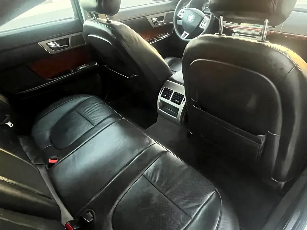 Jaguar XF Luxury 2010 GCC Specs - Image 9
