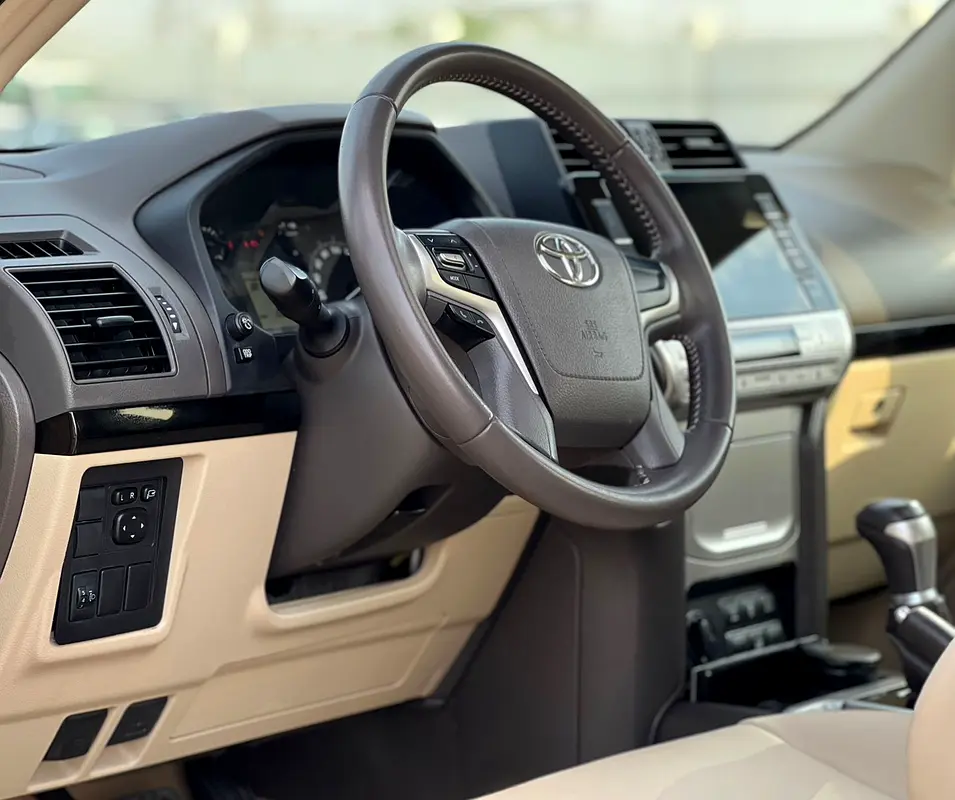 2022 Toyota Prado TXL Full Option 4.0L V6 - AWD 4x4 GCC- Electric Seat - Rear CAM & Sensors - Image 11