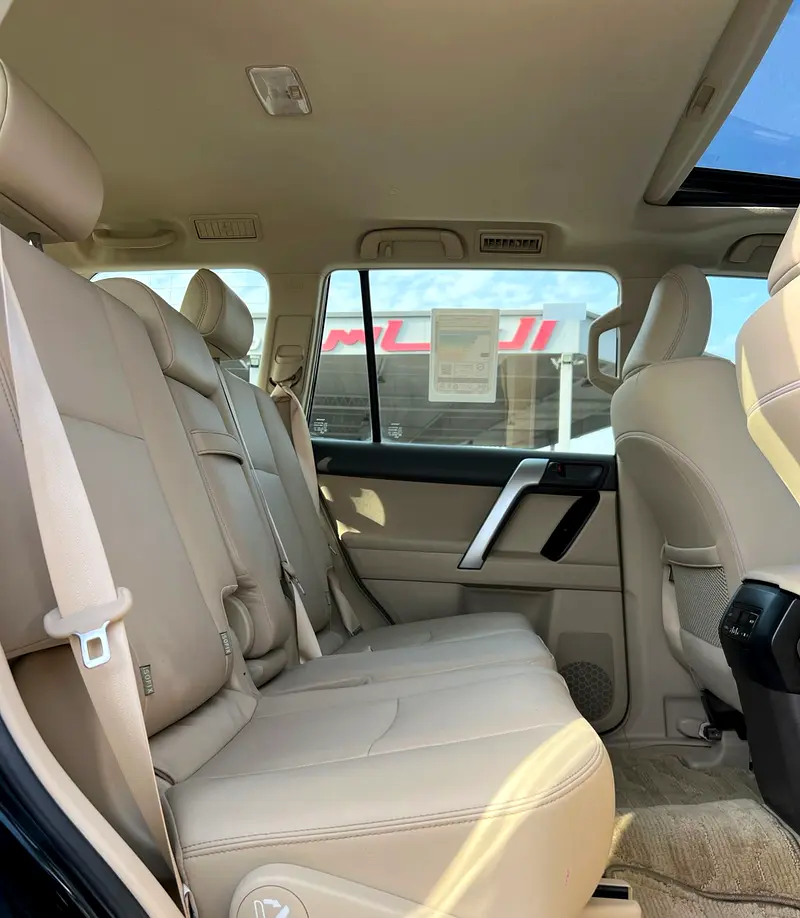 2022 Toyota Prado TXL Full Option 4.0L V6 - AWD 4x4 GCC- Electric Seat - Rear CAM & Sensors - Image 16