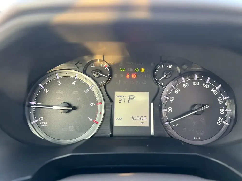 2022 Toyota Prado TXL Full Option 4.0L V6 - AWD 4x4 GCC- Electric Seat - Rear CAM & Sensors - Image 18
