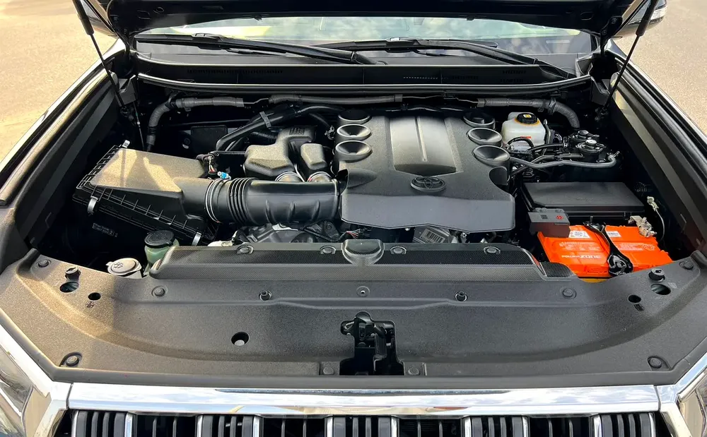 2022 Toyota Prado TXL Full Option 4.0L V6 - AWD 4x4 GCC- Electric Seat - Rear CAM & Sensors - Image 19