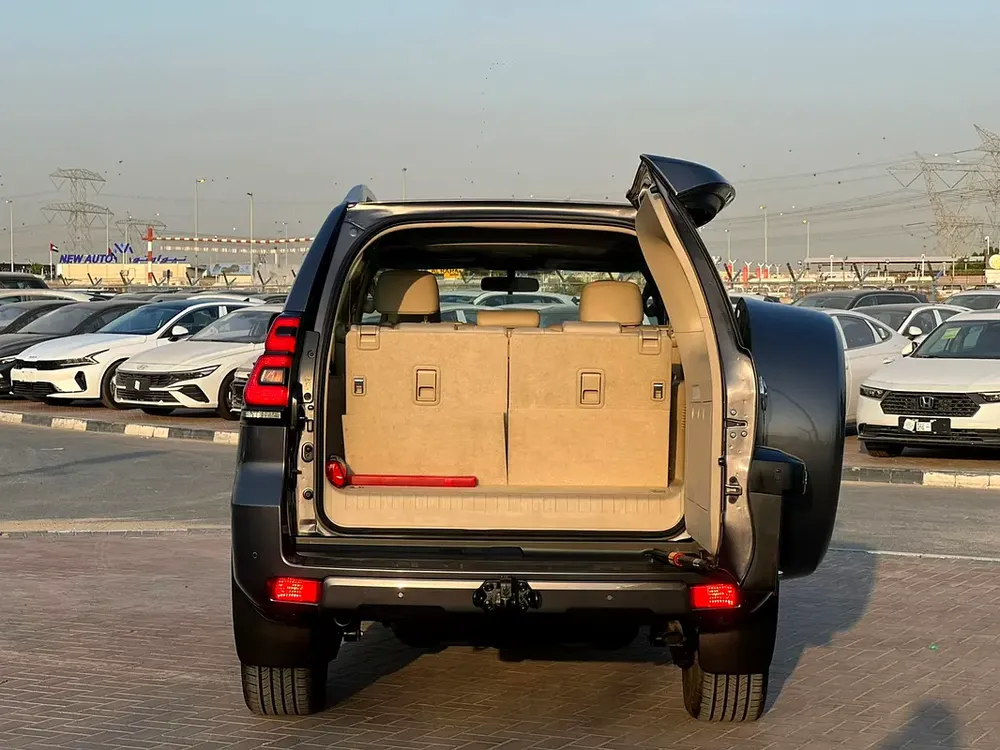 2022 Toyota Prado TXL Full Option 4.0L V6 - AWD 4x4 GCC- Electric Seat - Rear CAM & Sensors - Image 7