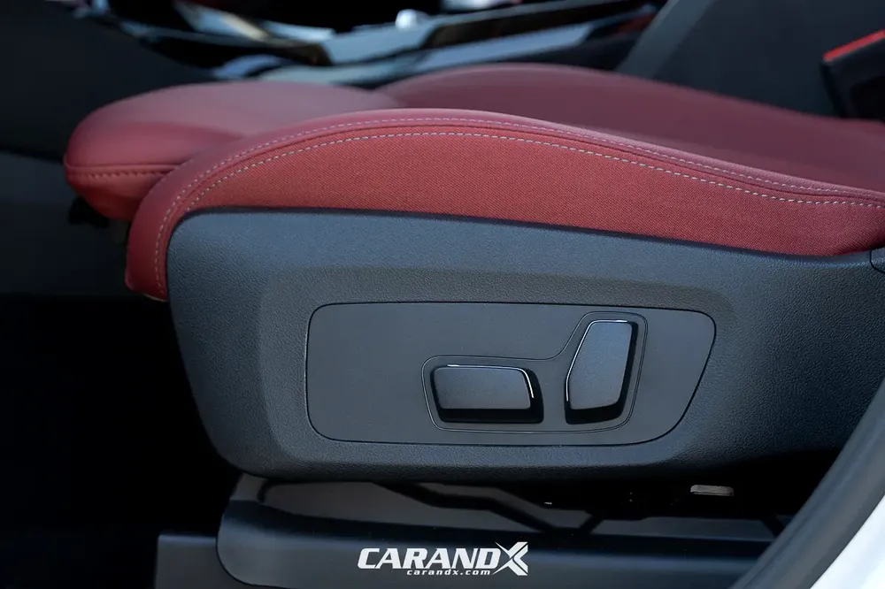 BMW iX3 Creative 2025 - Image 10