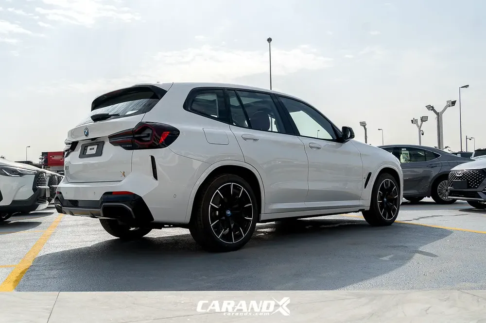 BMW iX3 Creative 2025 - Image 17