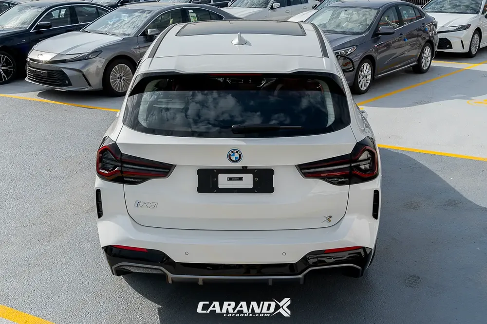 BMW iX3 Creative 2025 - Image 18
