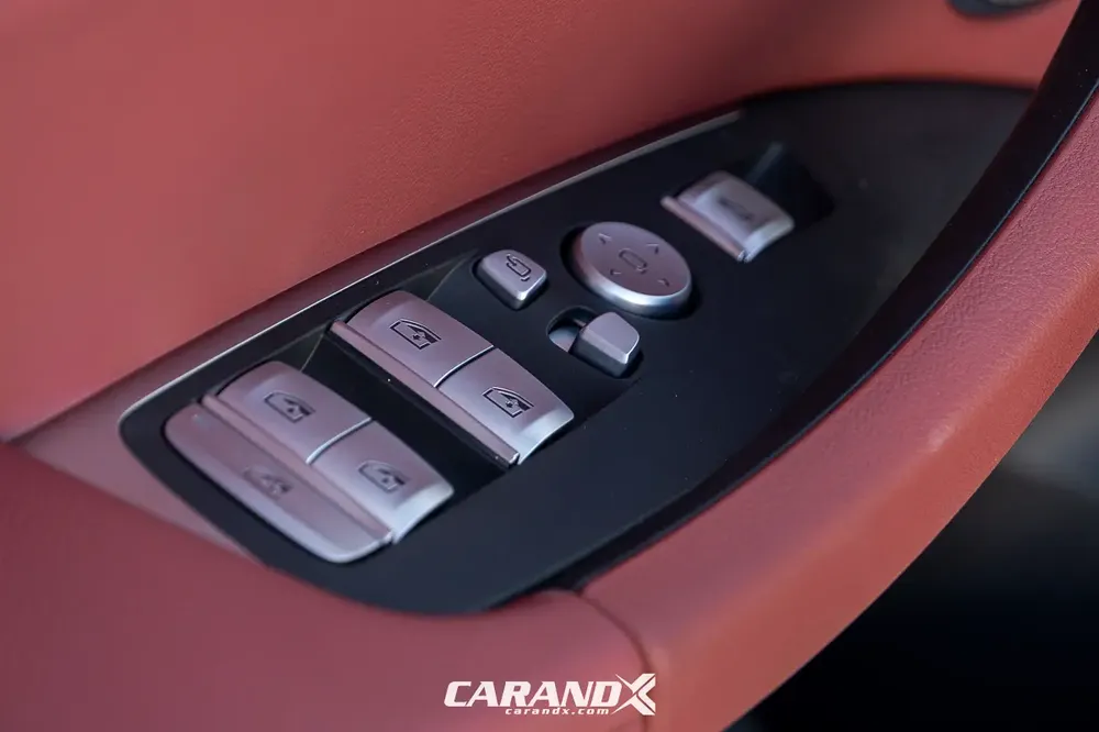 BMW iX3 Creative 2025 - Image 8