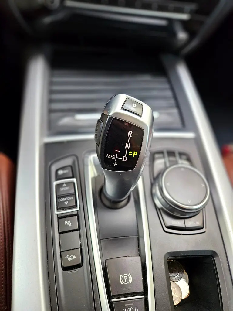 BMW X5 xDrive35i Luxury-Line 2017 | GCC Specs | Low Mileage - Image 13