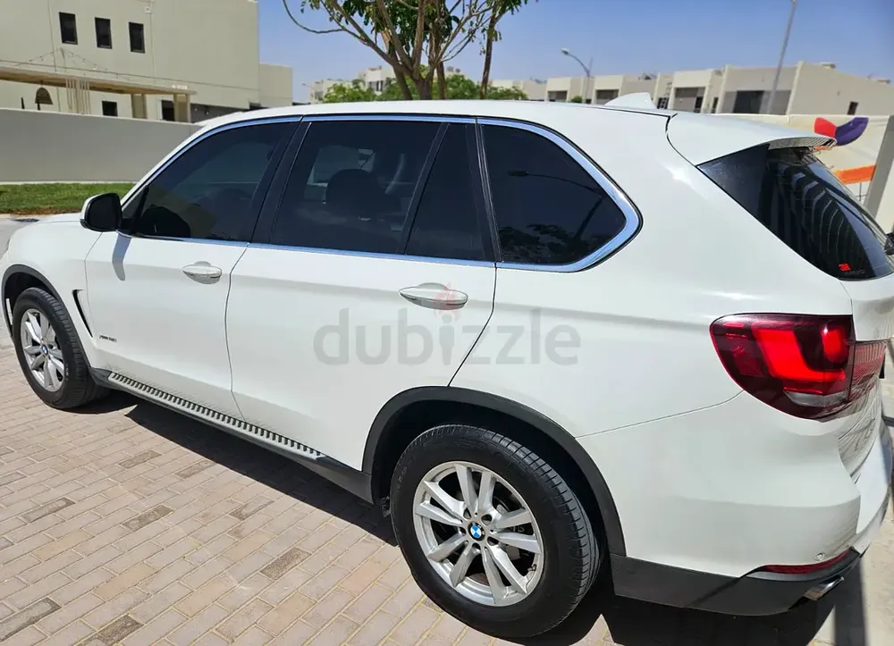 BMW X5 xDrive35i Luxury-Line 2017 | GCC Specs | Low Mileage - Image 4