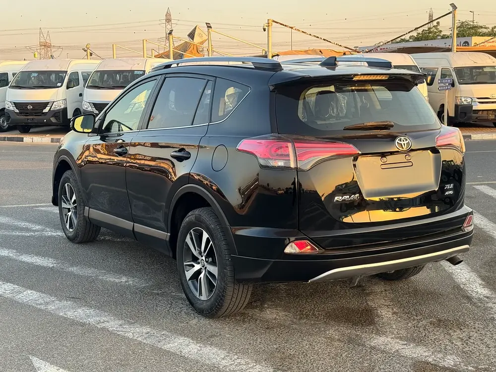 Toyota Rav4 XLE full option IMPORTED FROM USA - Image 4