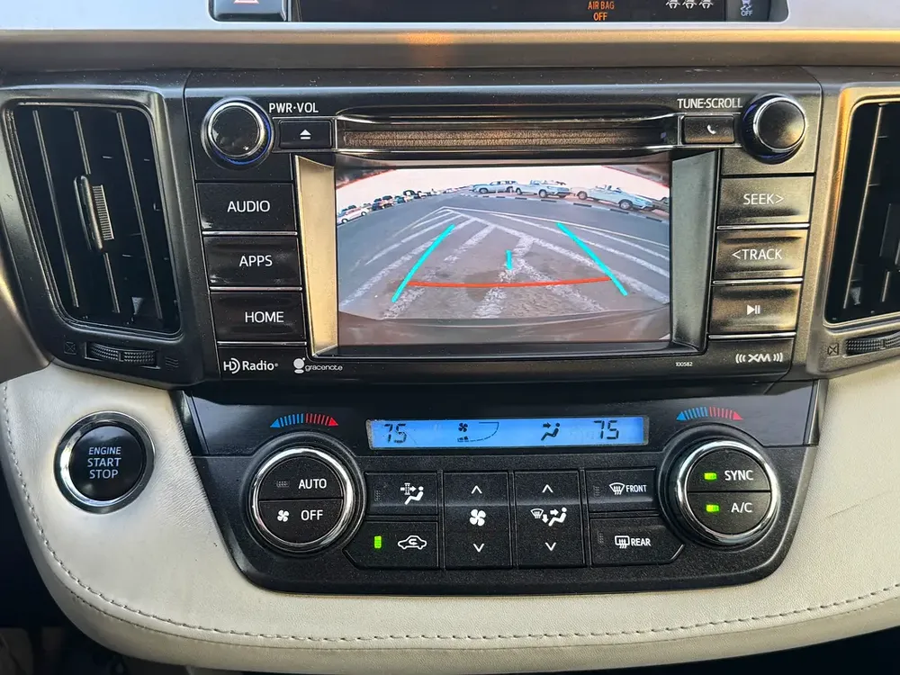 Toyota Rav4 XLE full option IMPORTED FROM USA - Image 7