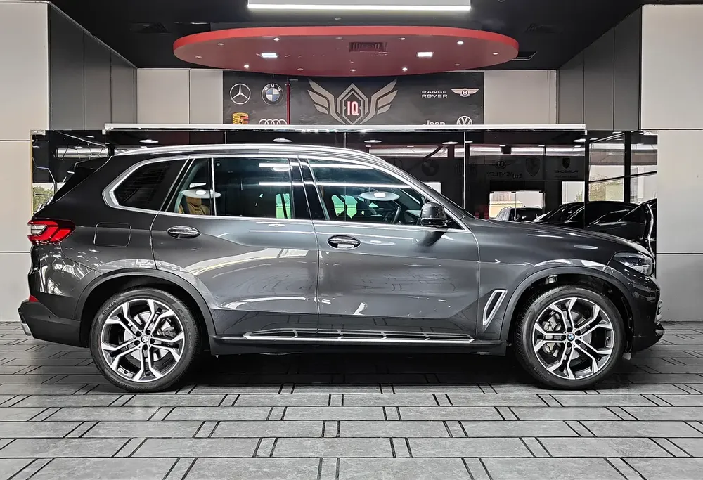 AED 1,990 P.M | 2021 BMW X5 xDrive40i XLine | Under Warranty | GCC | - Image 8