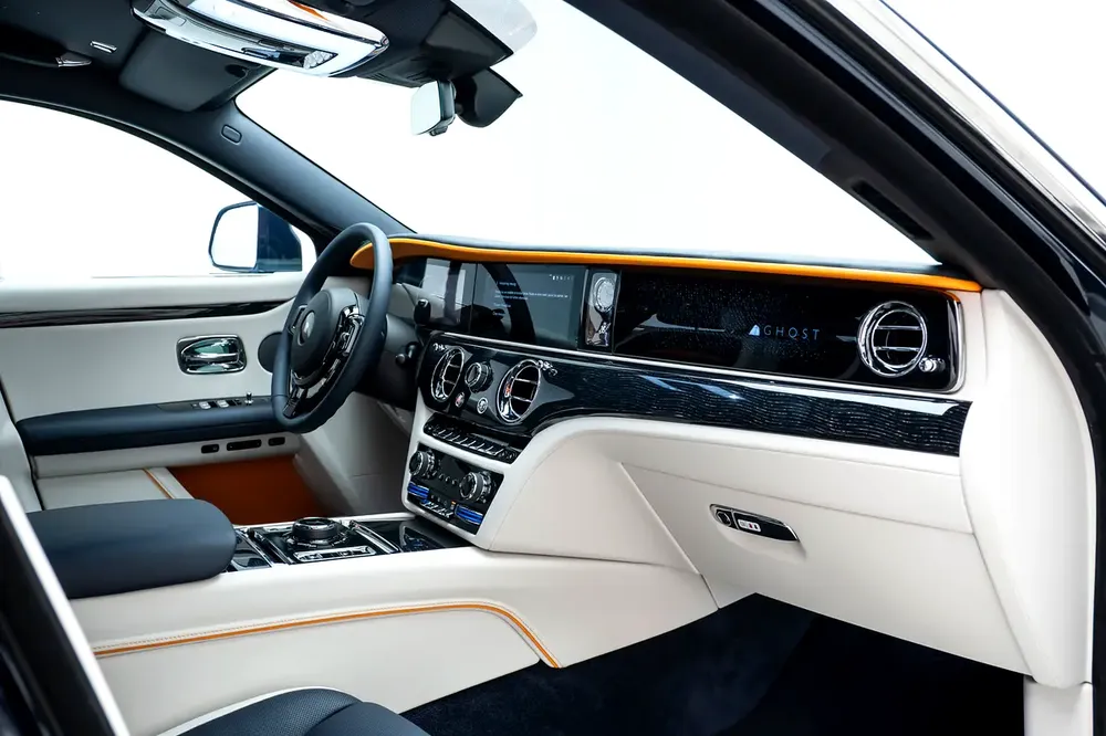 GCC SPECS WARRANTY + SERVICE CONTRACT - NEW SHAPE 2025 ROLLS ROYCE GHOST + STARLIGHT + REAR SCREENS - Image 13