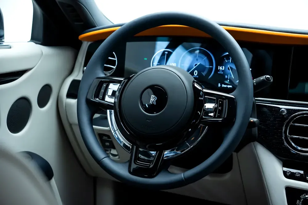 GCC SPECS WARRANTY + SERVICE CONTRACT - NEW SHAPE 2025 ROLLS ROYCE GHOST + STARLIGHT + REAR SCREENS - Image 7