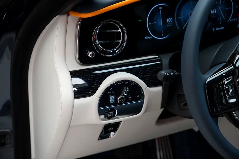 GCC SPECS WARRANTY + SERVICE CONTRACT - NEW SHAPE 2025 ROLLS ROYCE GHOST + STARLIGHT + REAR SCREENS - Image 8