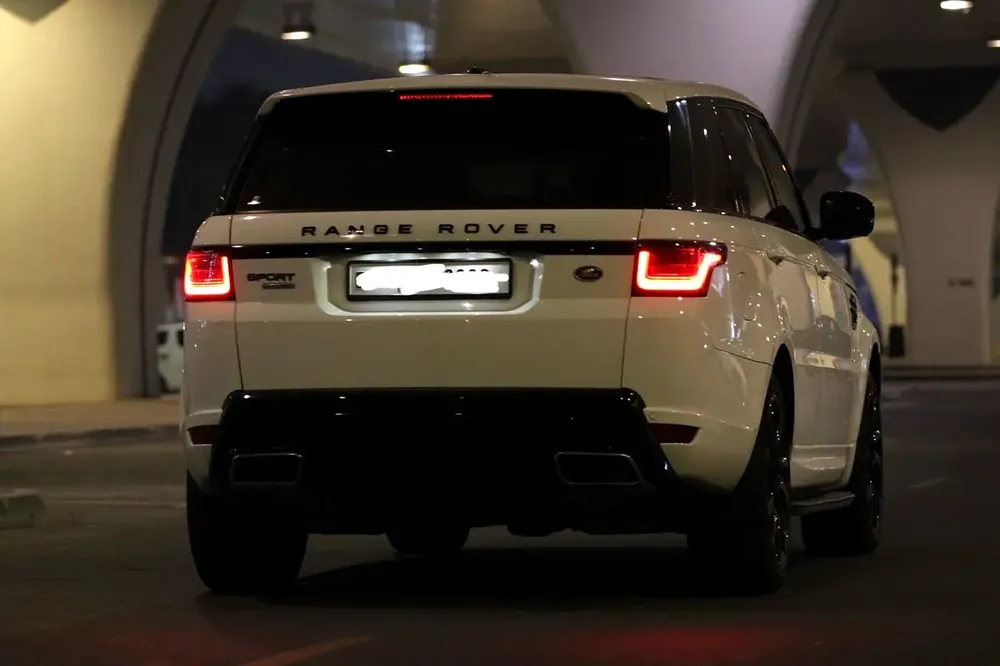 2015 Sport V8 Supercharged | GCC Specs - Image 10
