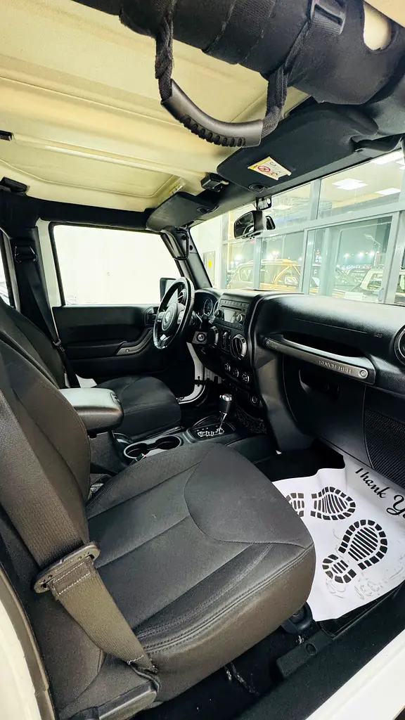 2018 Jeep Wrangler Unlimited GCC 1st Owner Orignal Paint - Image 11