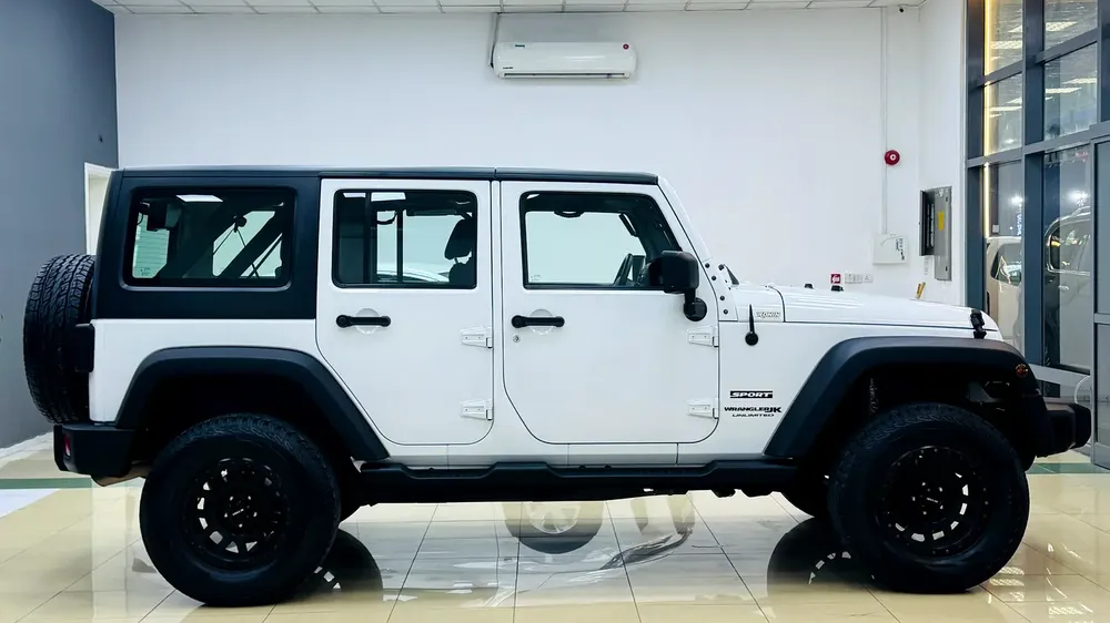 2018 Jeep Wrangler Unlimited GCC 1st Owner Orignal Paint - Image 4