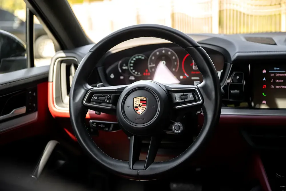 2024 Porsche Cayenne Coupe | 3.0L Turbo V6 | 353 HP | 44,000 KM | Porsche Warranty - Image 11