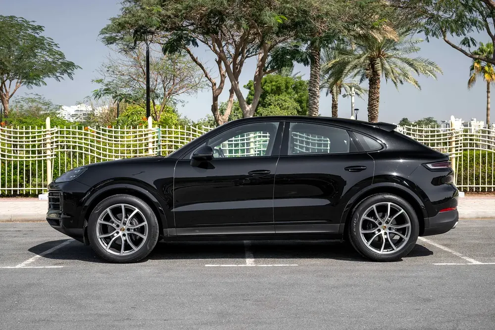 2024 Porsche Cayenne Coupe | 3.0L Turbo V6 | 353 HP | 44,000 KM | Porsche Warranty - Image 9