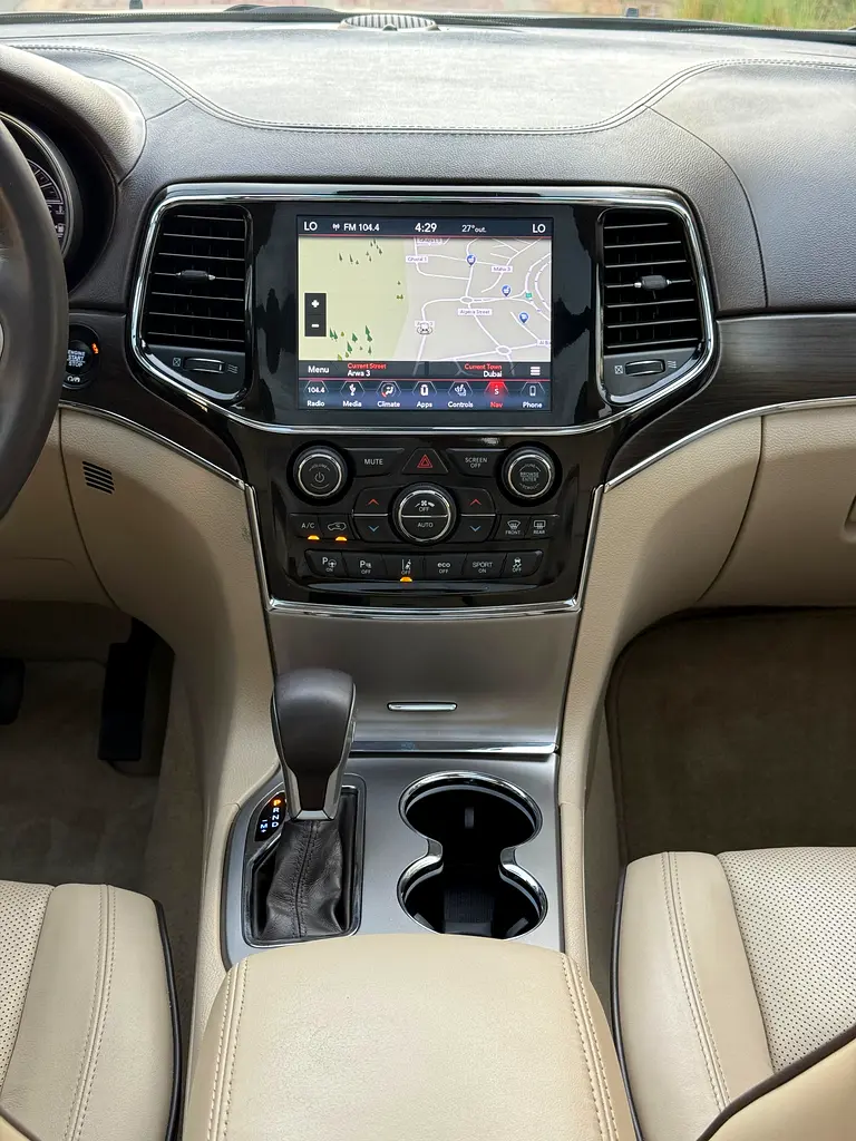 2019 Jeep Grand Cherokee Overland V8 5.7L GCC Low Mileage Full Service History - Image 13