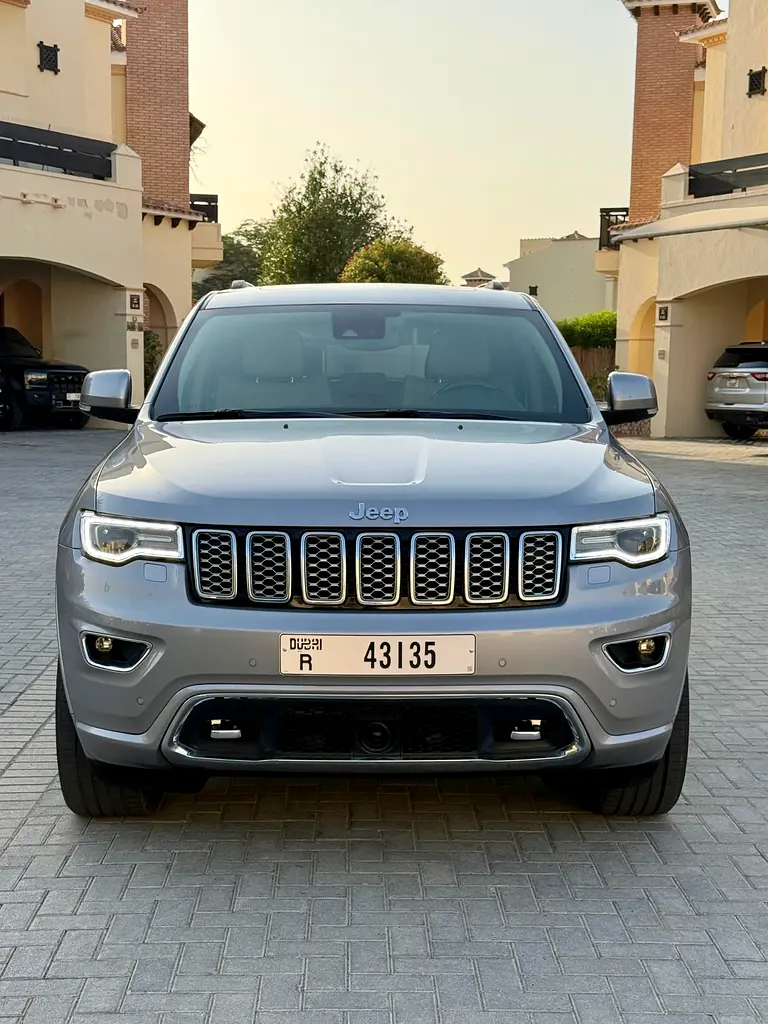 2019 Jeep Grand Cherokee Overland V8 5.7L GCC Low Mileage Full Service History - Image 5