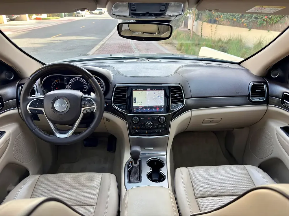 2019 Jeep Grand Cherokee Overland V8 5.7L GCC Low Mileage Full Service History - Image 9