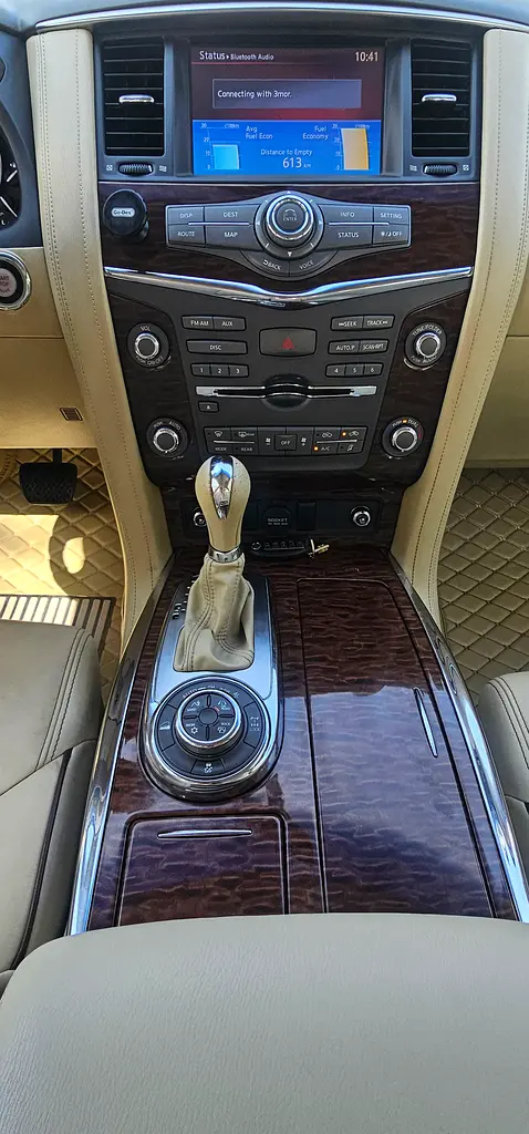 NISSAN PATROL LE 400HP TITANIUM MODEL 2017 G.C.C ACCIDENT FREE - Image 11