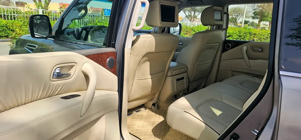 NISSAN PATROL LE 400HP TITANIUM MODEL 2017 G.C.C ACCIDENT FREE - Image 14
