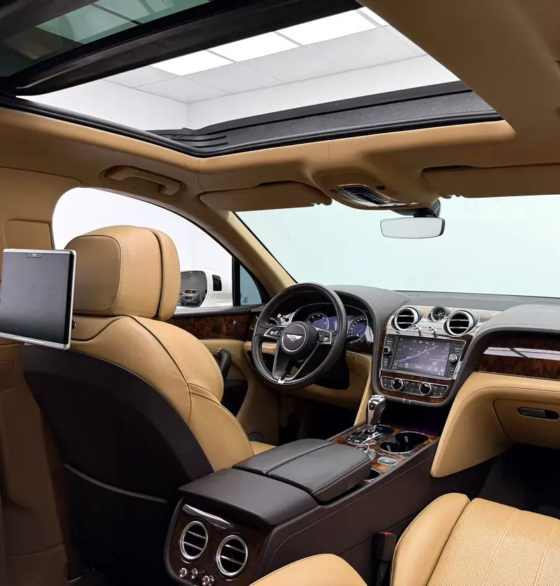 2018 Bentley Bentayga W12 Black Edition, Full Service History, Excellent Condition, GCC - Image 12