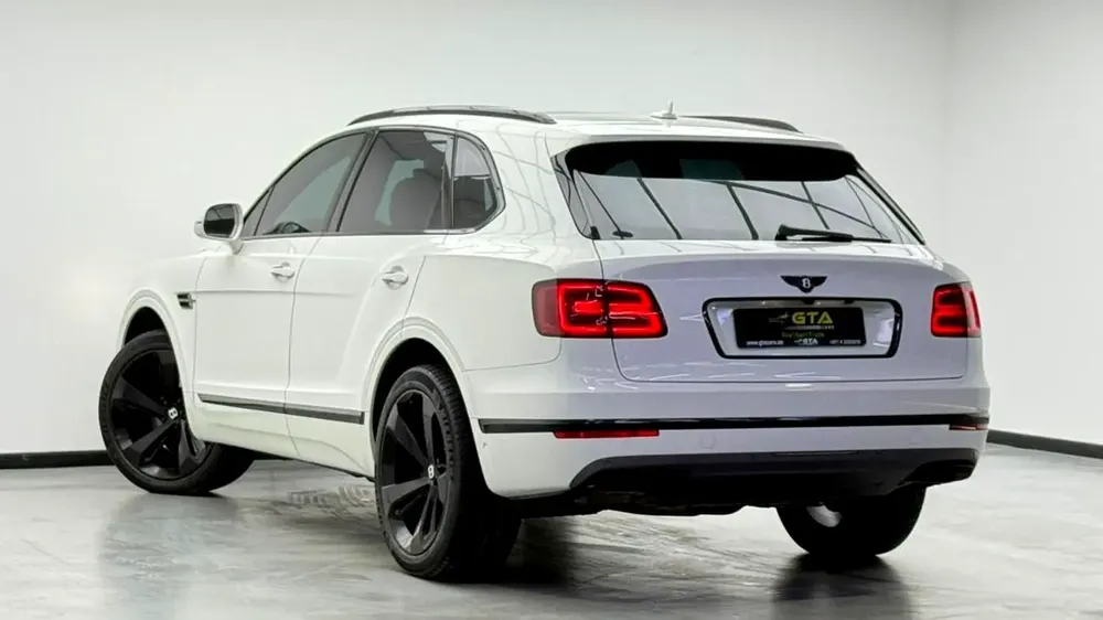 2018 Bentley Bentayga W12 Black Edition, Full Service History, Excellent Condition, GCC - Image 6