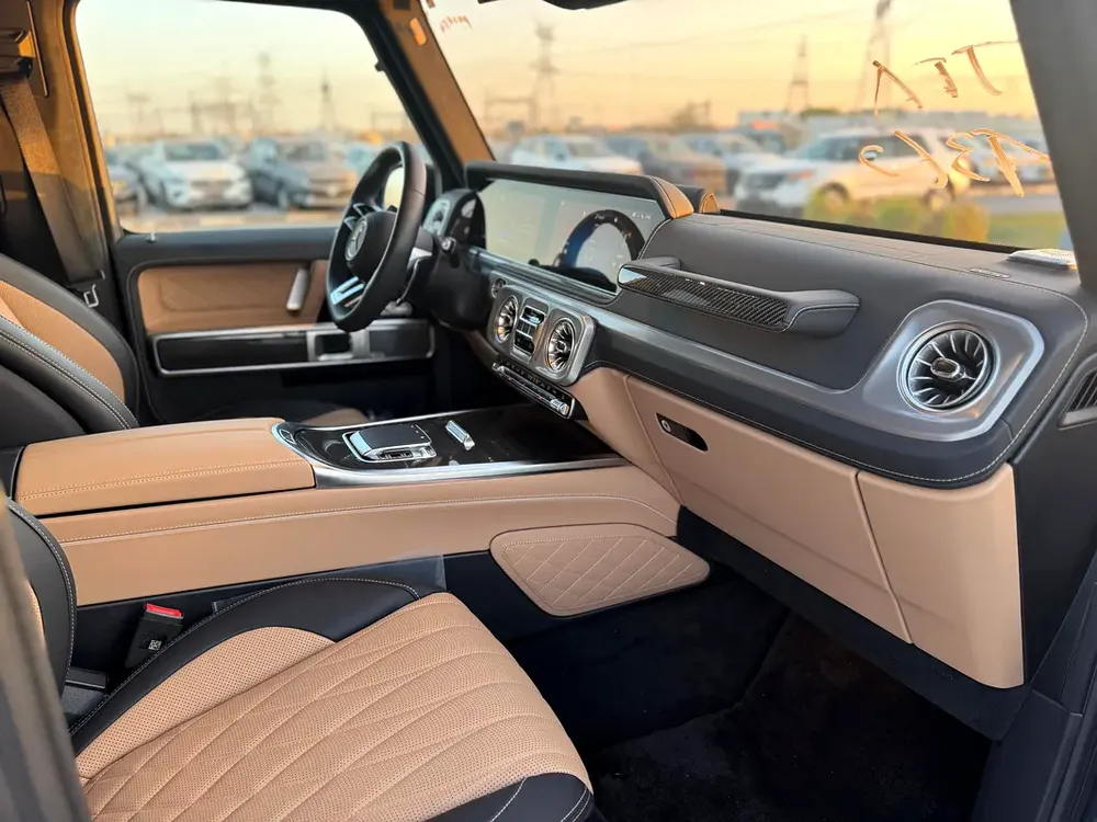2025 - MERCEDES BENZ G63 - SUPER CLEAN - LIKE NEW - ONLY 6,000 KM - Image 15