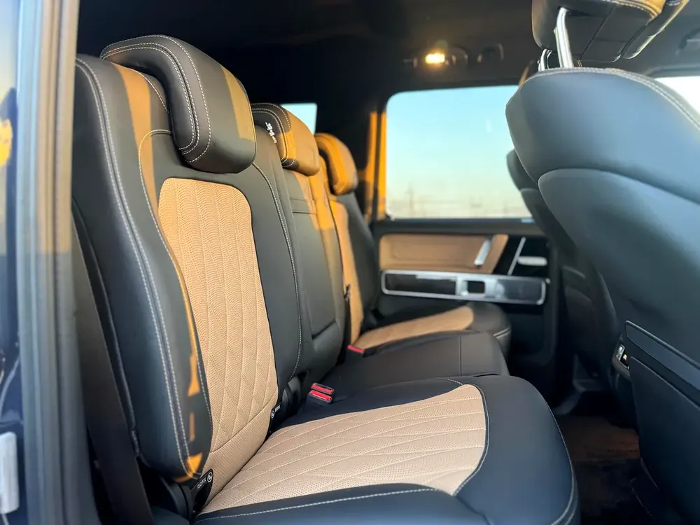 2025 - MERCEDES BENZ G63 - SUPER CLEAN - LIKE NEW - ONLY 6,000 KM - Image 17
