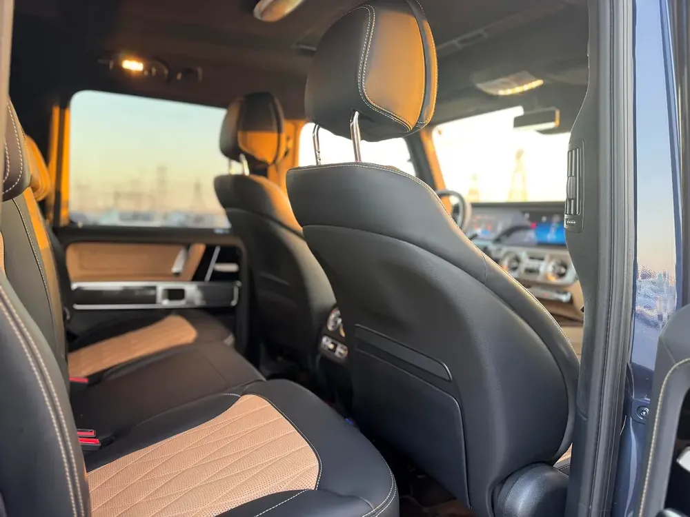 2025 - MERCEDES BENZ G63 - SUPER CLEAN - LIKE NEW - ONLY 6,000 KM - Image 18