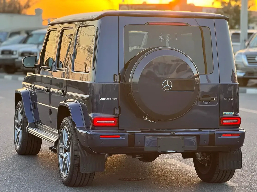 2025 - MERCEDES BENZ G63 - SUPER CLEAN - LIKE NEW - ONLY 6,000 KM - Image 6