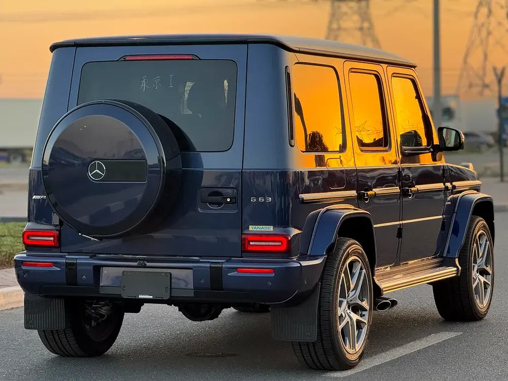 2025 - MERCEDES BENZ G63 - SUPER CLEAN - LIKE NEW - ONLY 6,000 KM - Image 7