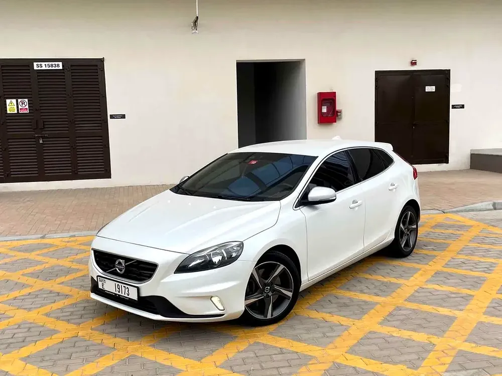 Volvo Service History | Volvo V40 T5 R-Design 2016 GCC Specifications - Image 4